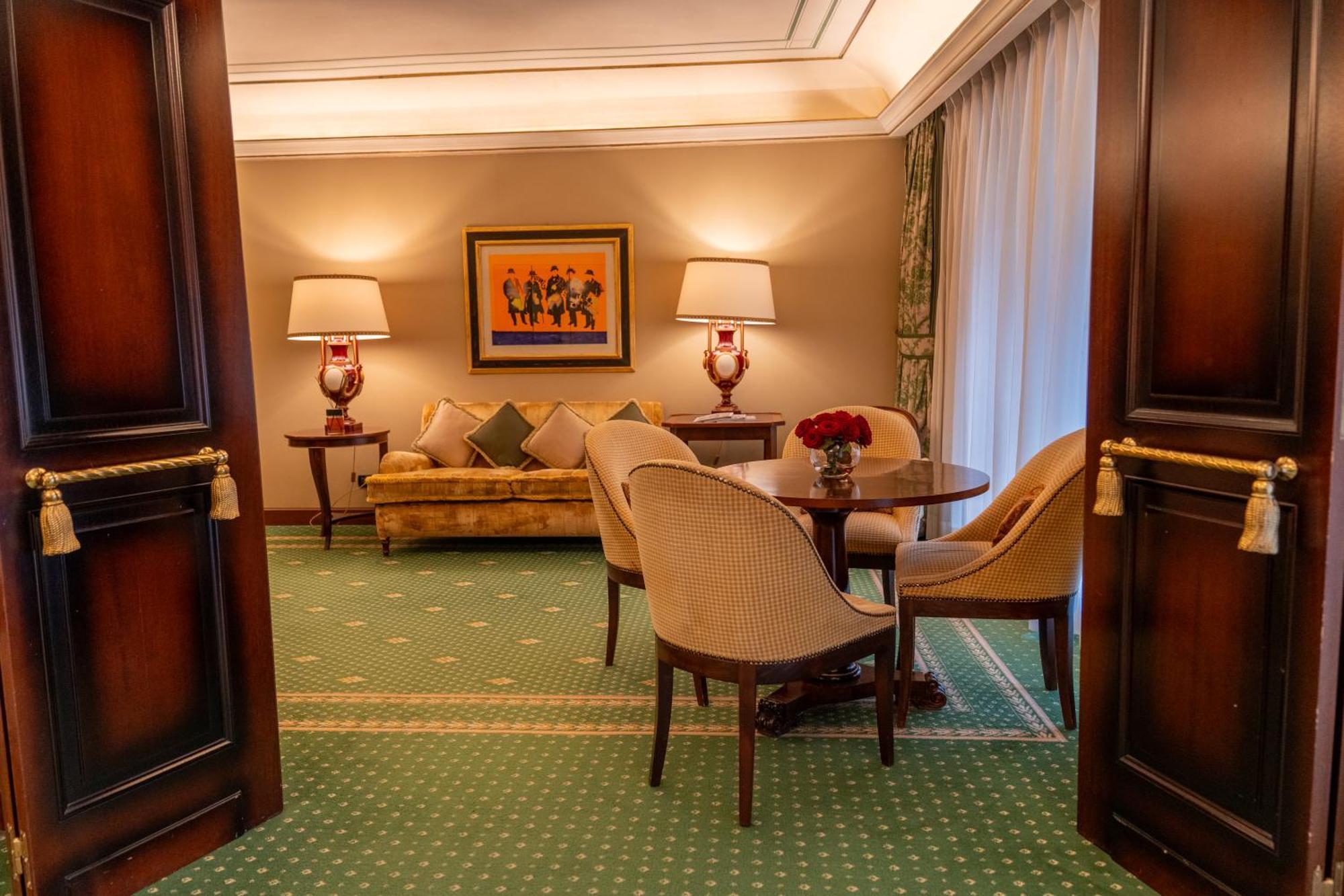 River Chateau Hotel — Photos 2